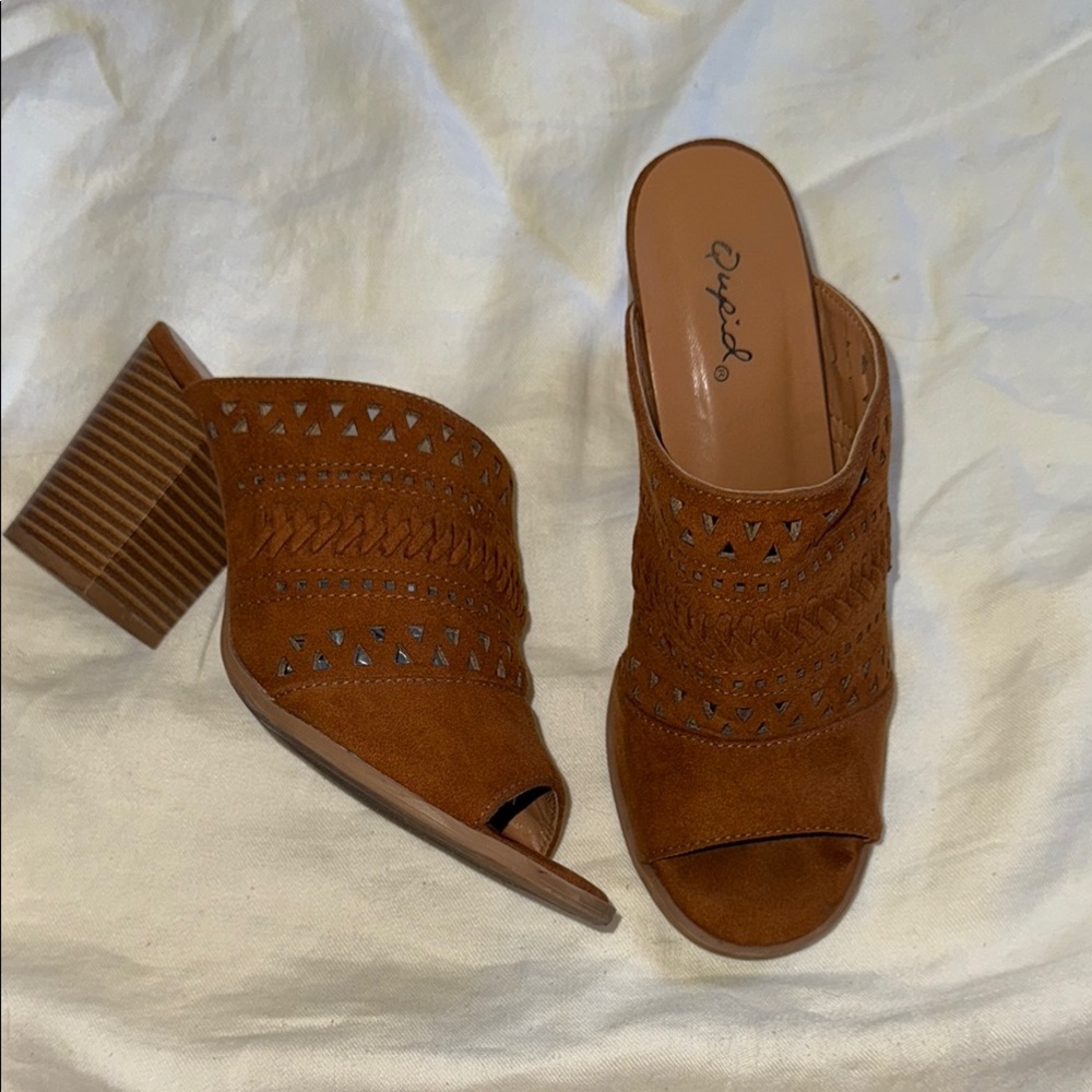 Tan Cognac Laser Cut Perforated Block Heel‎ Mule Peep Toe Sandal Size 6 Boho
